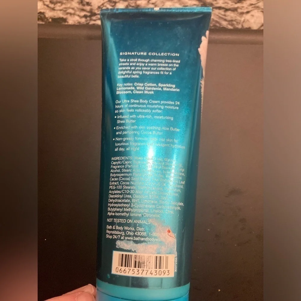 Bath & body works sheet cotton & lemonade 24 hour moisture body cream.8 oz size.